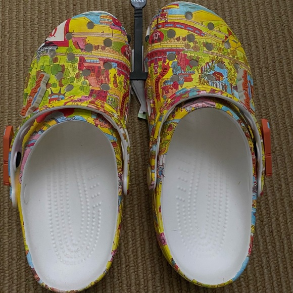 NWT Walt Disney World 50th Anniversary Vault Collection Parks Map Crocs M6/W8 - Picture 5 of 5